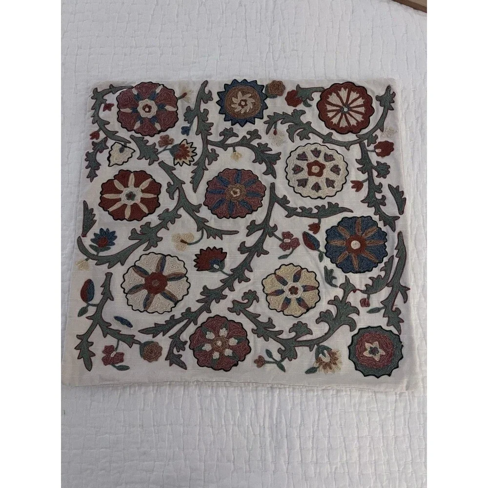 Pottery Barn Penelope Embroidered Pillow Cover 22”x22” EUC 100% Cotton